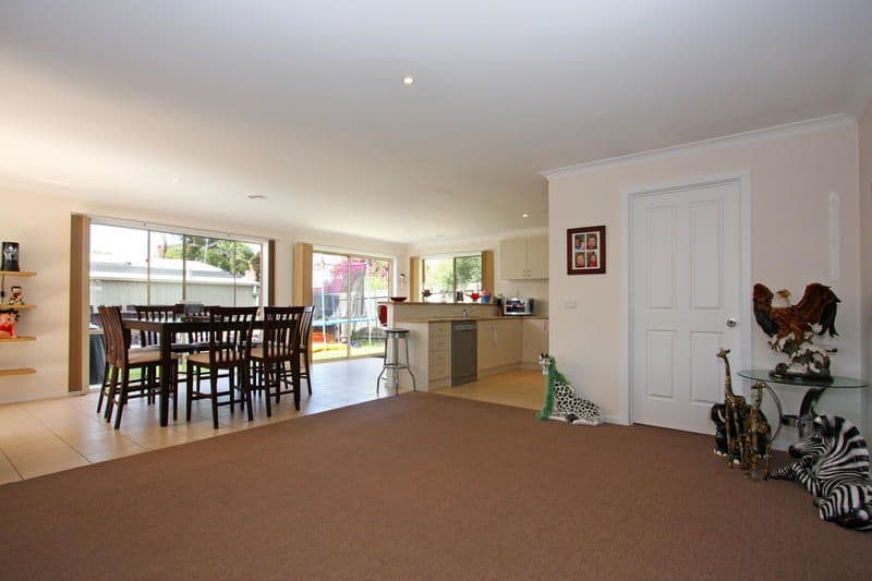 137 Eastbourne Road, ROSEBUD VIC 3939, Rosebud - Thumbnail 4