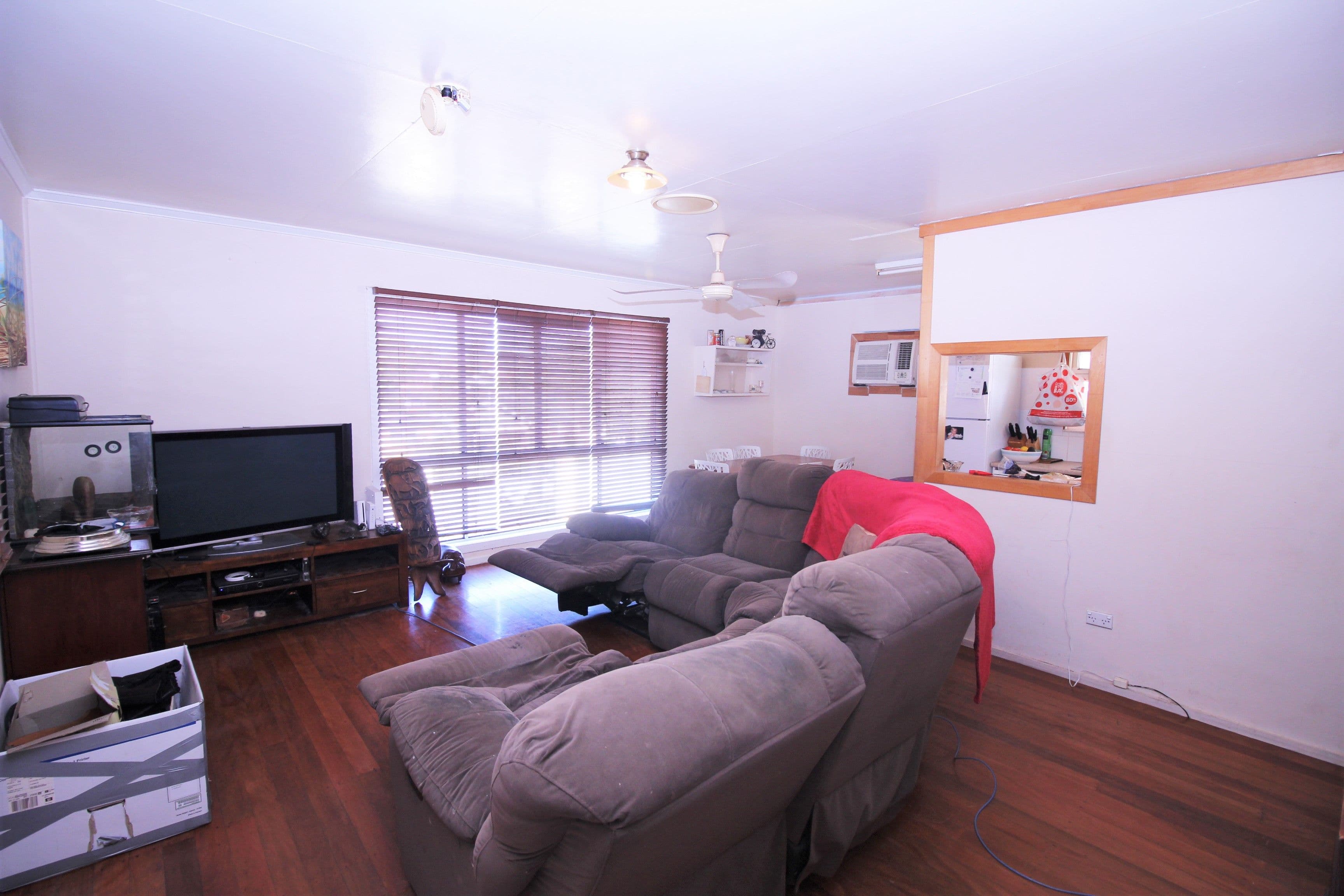 9 Second Avenue, Labrador QLD 4215, Labrador - Thumbnail 2