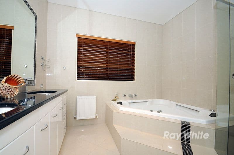 16 Haverbrack Drive, BERWICK VIC 3806, Berwick - Thumbnail 8
