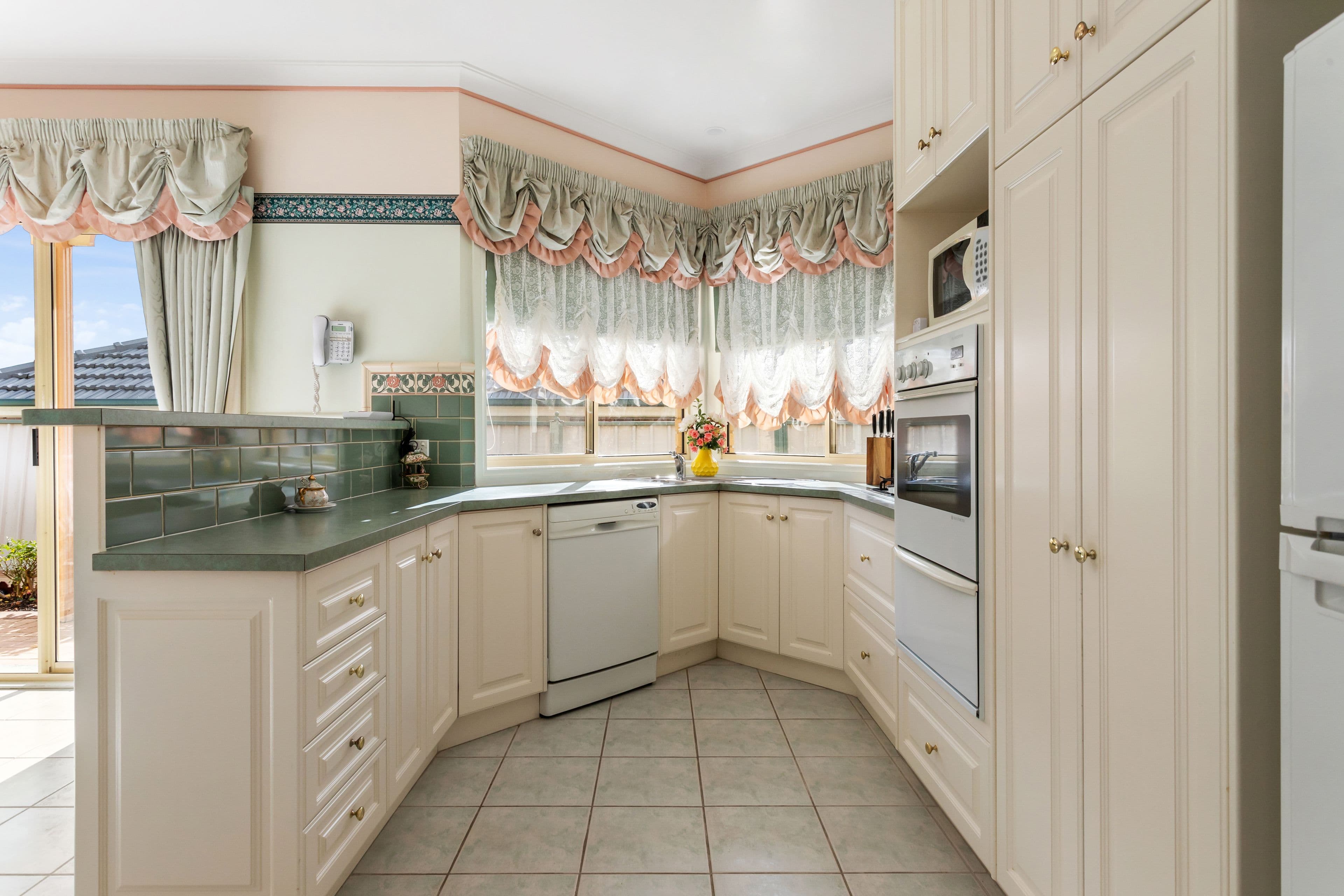 20 Parkview Terrace, Chirnside Park VIC 3116, Chirnside Park - Thumbnail 2