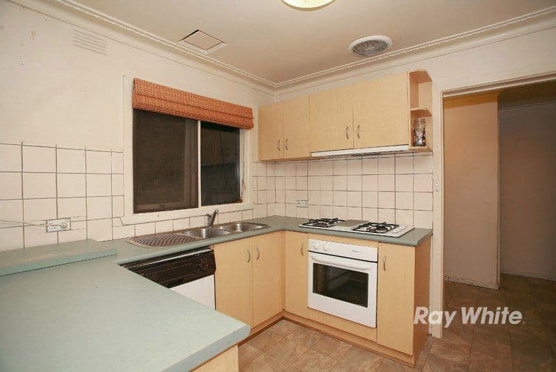 31 Loch Street, CRANBOURNE VIC 3977, Cranbourne - Thumbnail 2