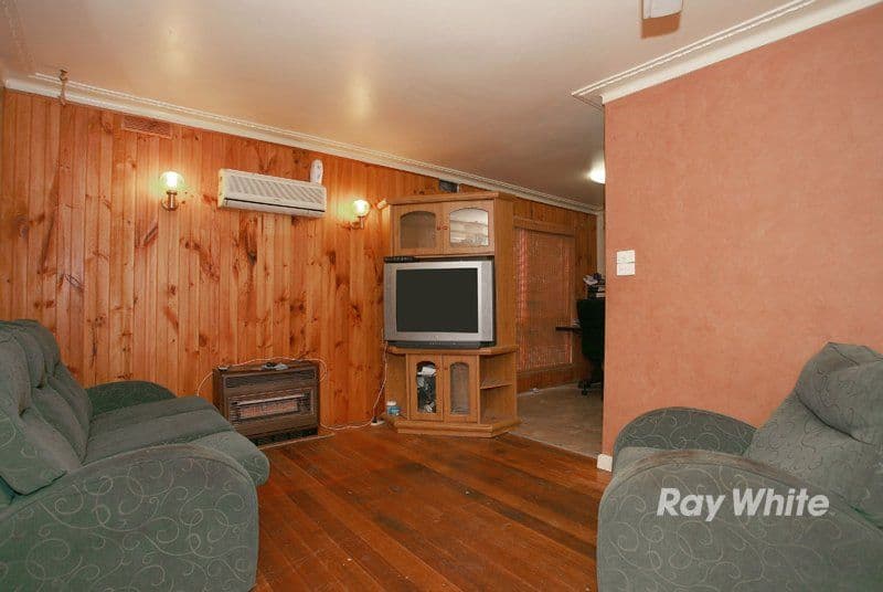 31 Loch Street, CRANBOURNE VIC 3977, Cranbourne - Thumbnail 4