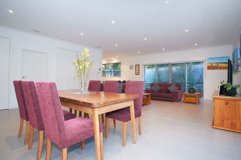 19 Curnola Avenue, DONCASTER VIC 3108, Doncaster - Thumbnail 3