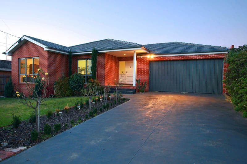19 Curnola Avenue, DONCASTER VIC 3108, Doncaster - Thumbnail 4