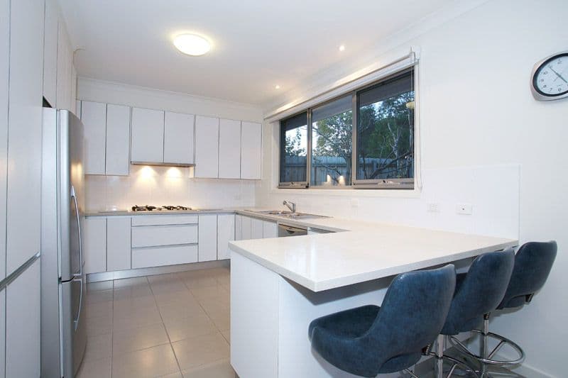 19 Curnola Avenue, DONCASTER VIC 3108, Doncaster - Thumbnail 5