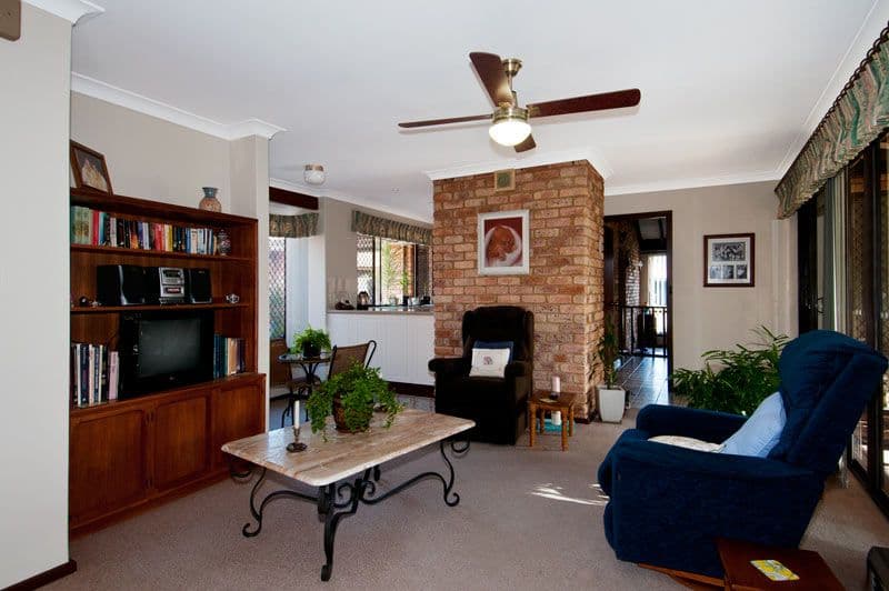 8 Costa Brava Place, SAFETY BAY WA 6169, Safety Bay - Thumbnail 2