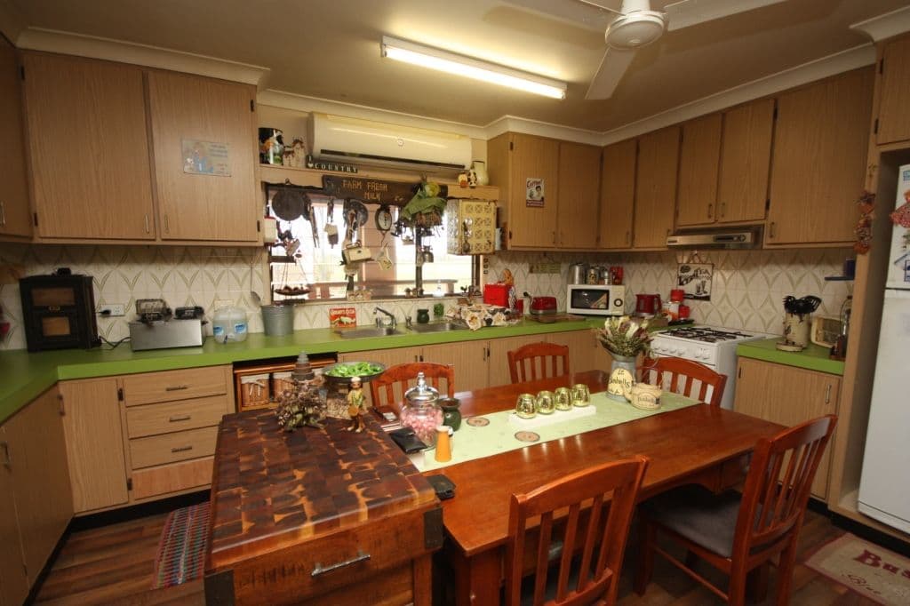 21 Waterview Road, AIRVILLE QLD 4807, Airville - Thumbnail 2