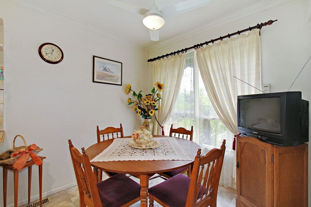 17 GLEN DHU Road, KILSYTH VIC 3137, Kilsyth - Thumbnail 4