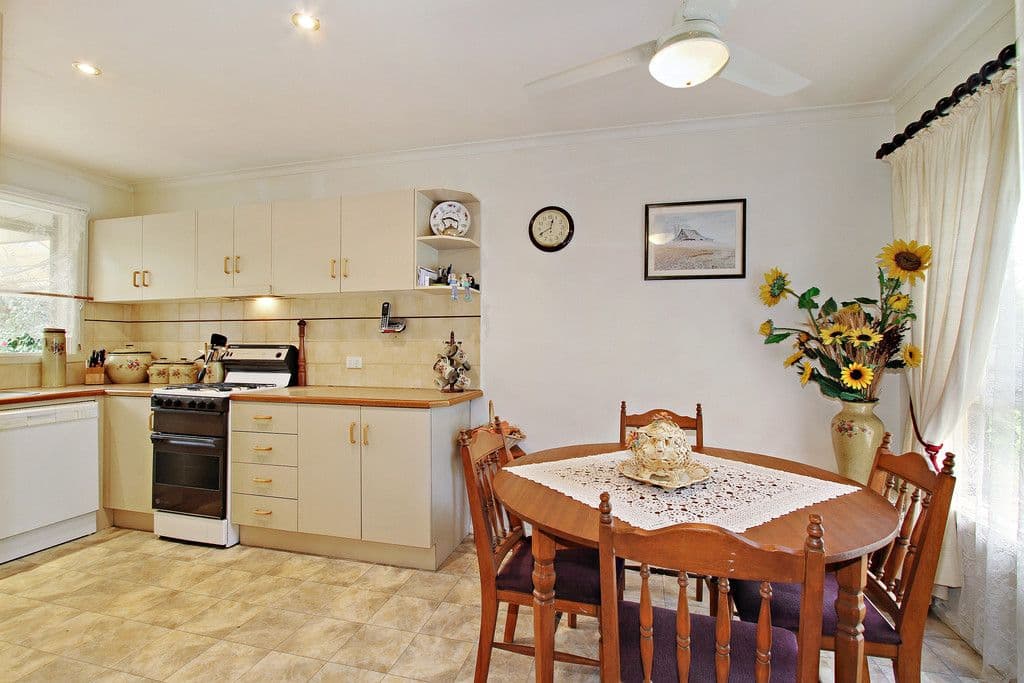 17 GLEN DHU Road, KILSYTH VIC 3137, Kilsyth - Thumbnail 6