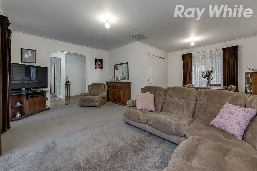 17 Kilborn Court, MILL PARK VIC 3082, Mill Park - Thumbnail 2