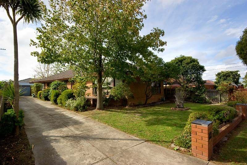 9 Tandara Avenue, DONCASTER VIC 3108, Doncaster - Thumbnail 2