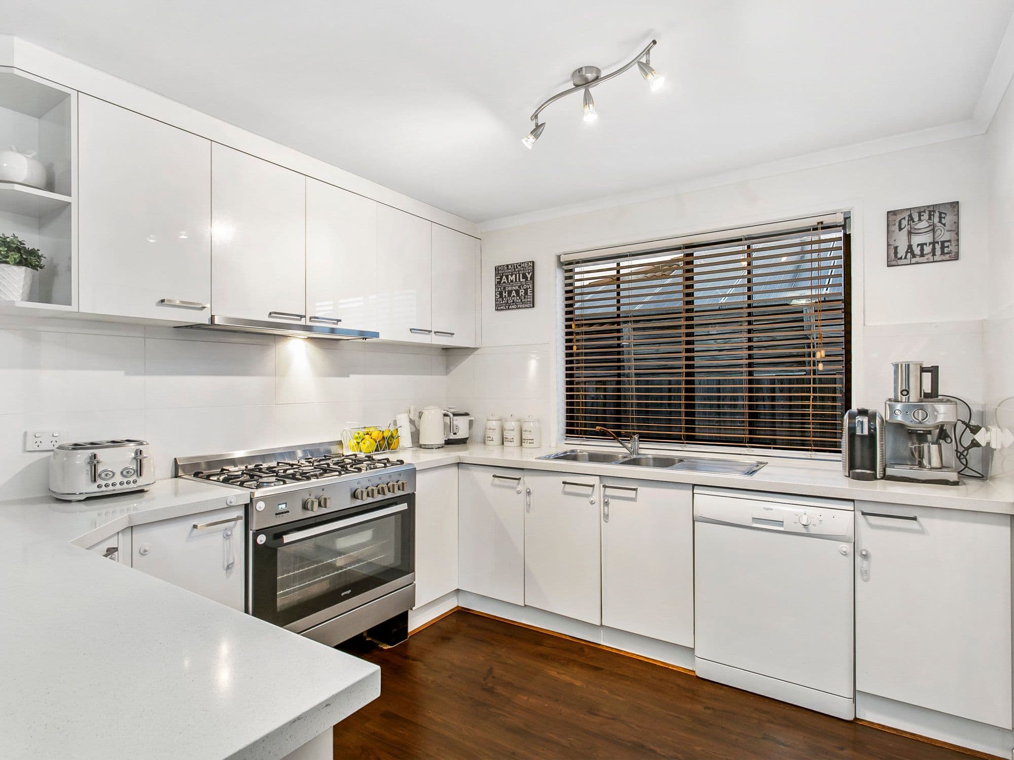 14 Pinnacle Way, Hampton Park VIC 3976, Hampton Park - Thumbnail 4