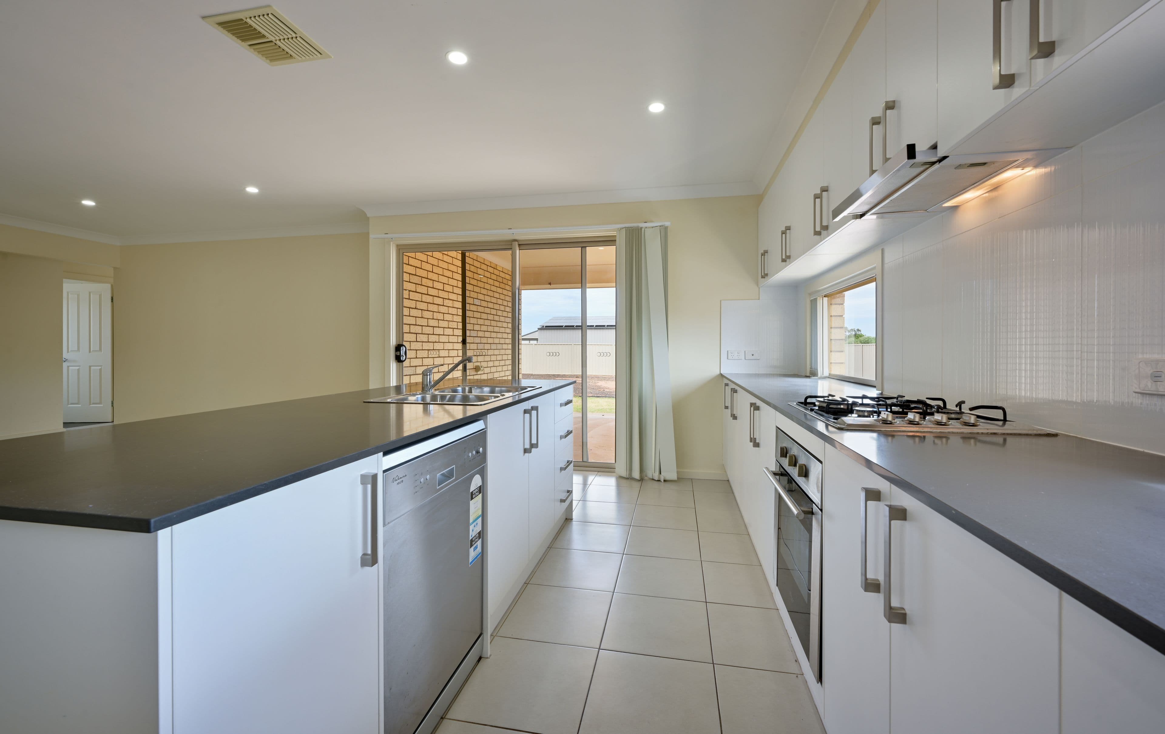 4 Mcmullen Court, Stirling North SA 5710, Stirling North - Thumbnail 3