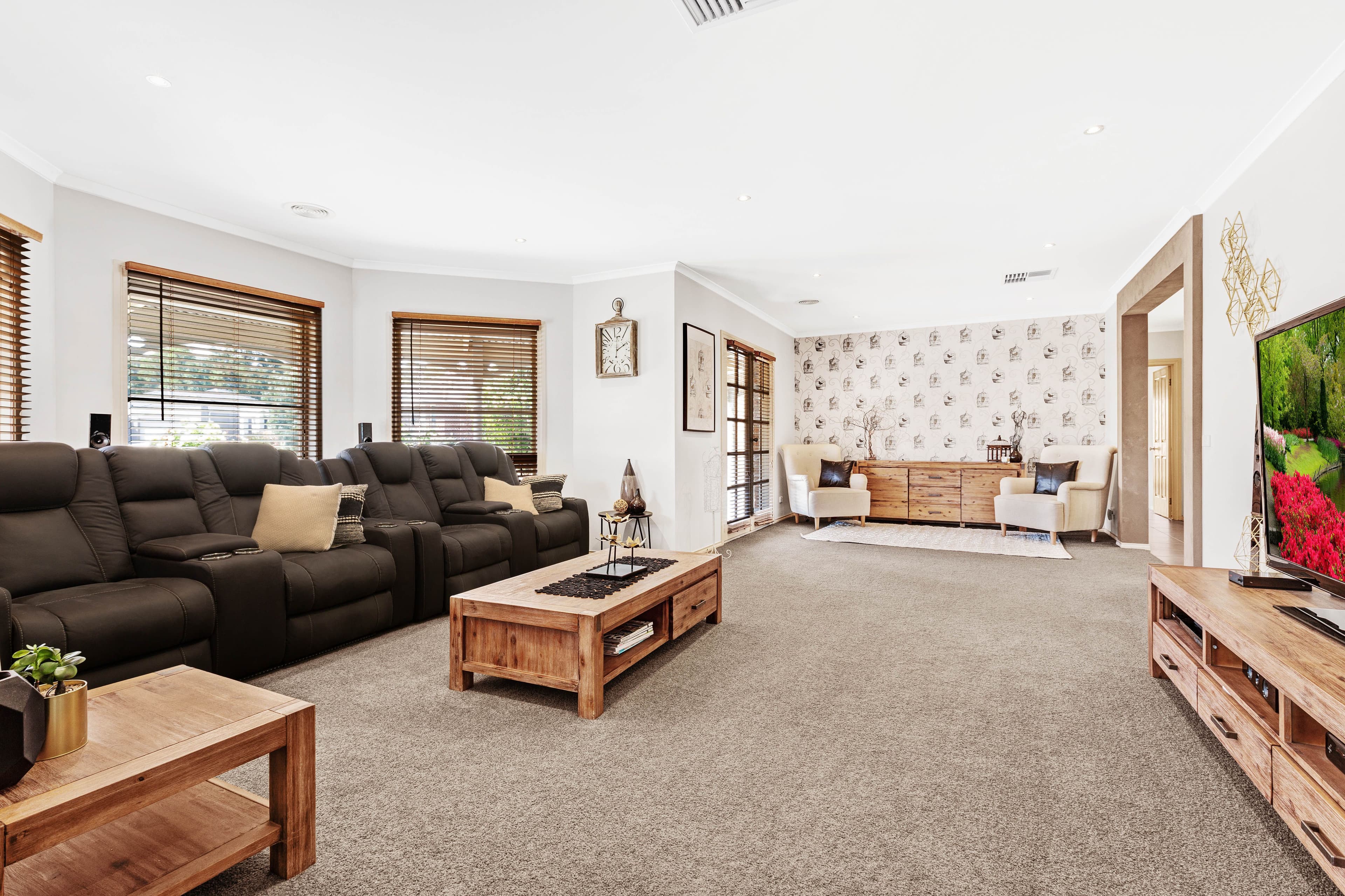 19 Pinevale Way, Ballarat North VIC 3350, Ballarat North - Thumbnail 3