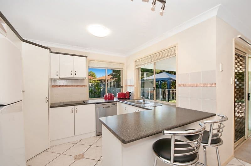17 Greensborough Crescent, PARKWOOD QLD 4214, Parkwood - Thumbnail 3