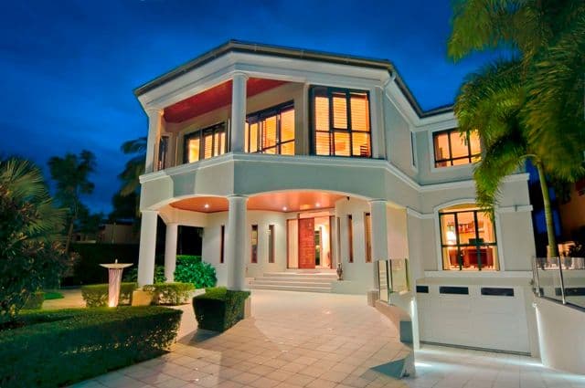 11 King James Court, Sovereign Islands QLD 4216, Sovereign Islands - Image 1