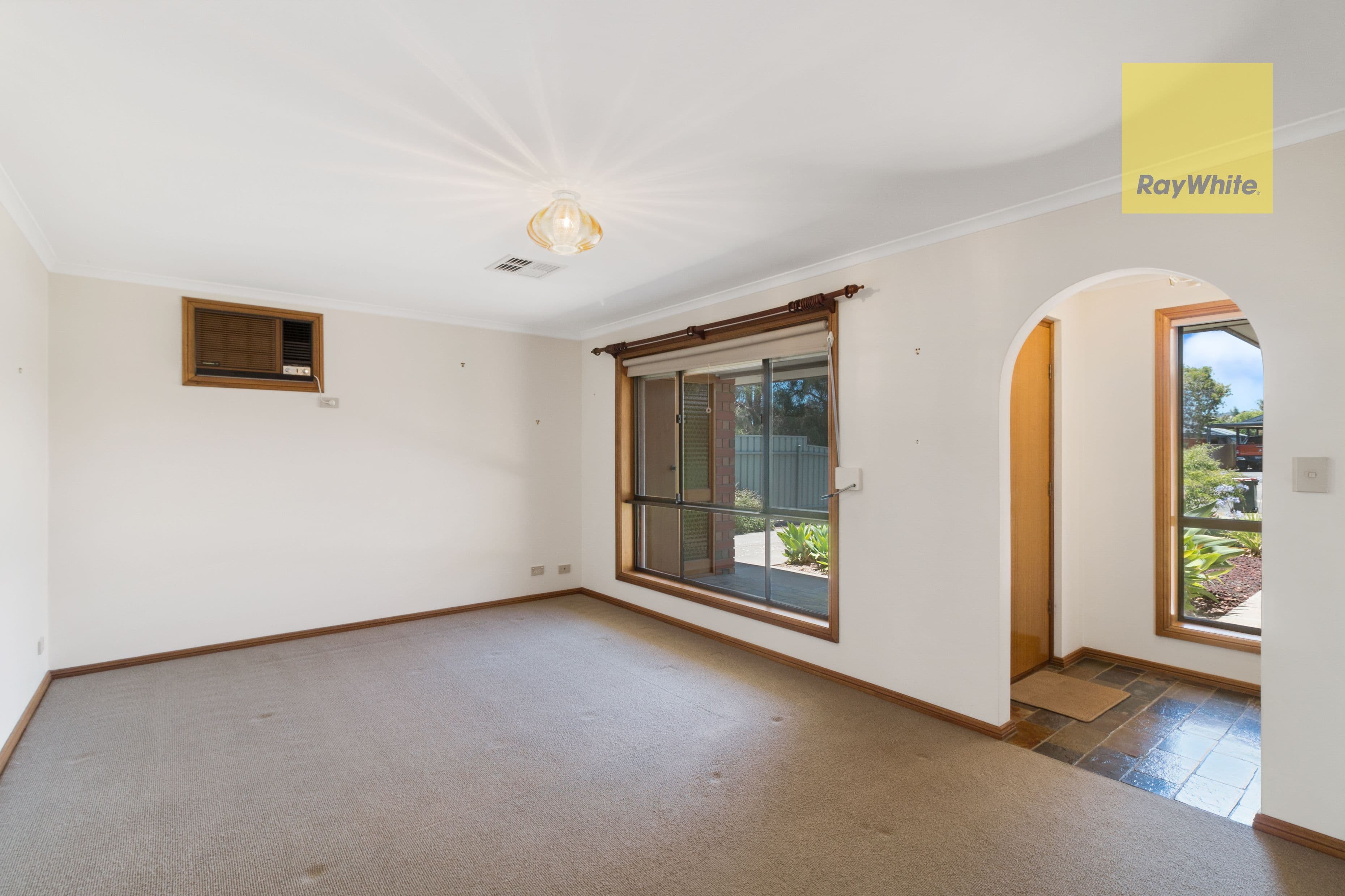 13 Hendrix Crescent, Woodcroft SA 5162, Woodcroft - Thumbnail 3