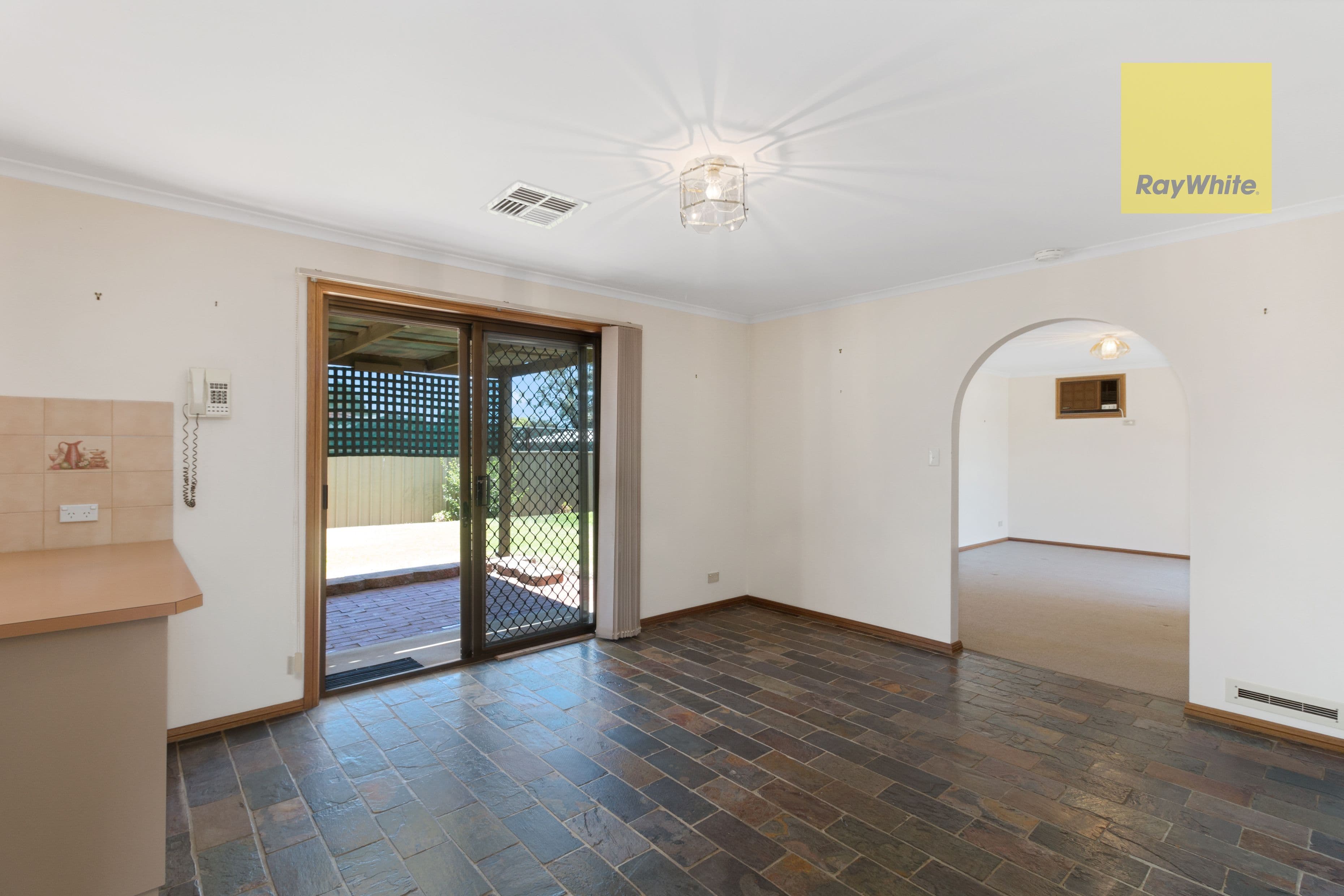 13 Hendrix Crescent, Woodcroft SA 5162, Woodcroft - Thumbnail 7
