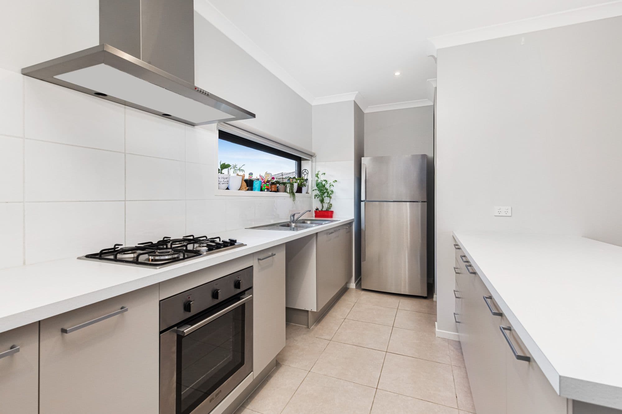 4 Aylesbury Terrace, Werribee VIC 3030, Werribee - Thumbnail 2