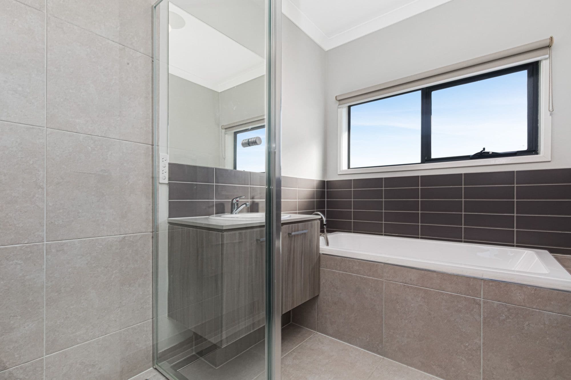 4 Aylesbury Terrace, Werribee VIC 3030, Werribee - Thumbnail 8