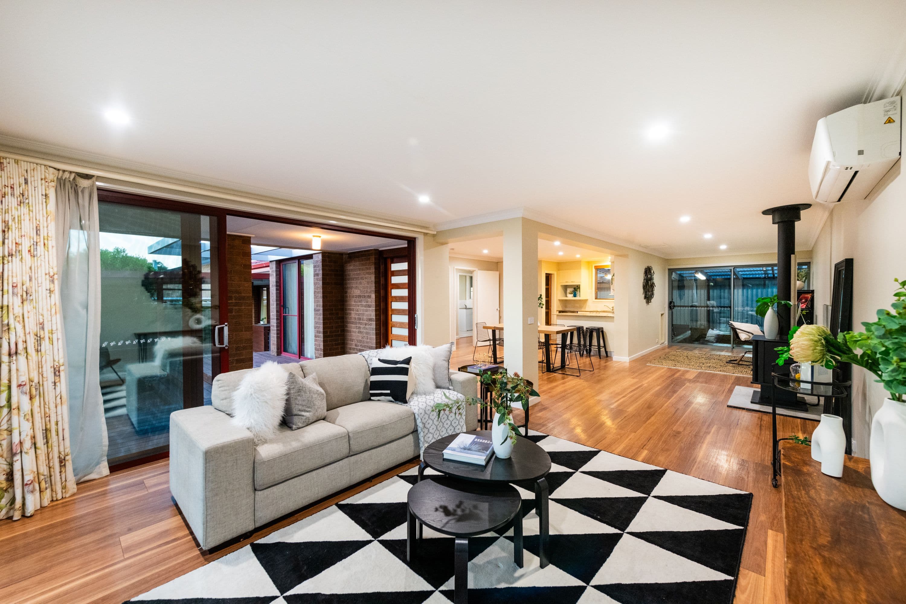 23 Shumack Street, Weetangera ACT 2614, Weetangera - Thumbnail 2