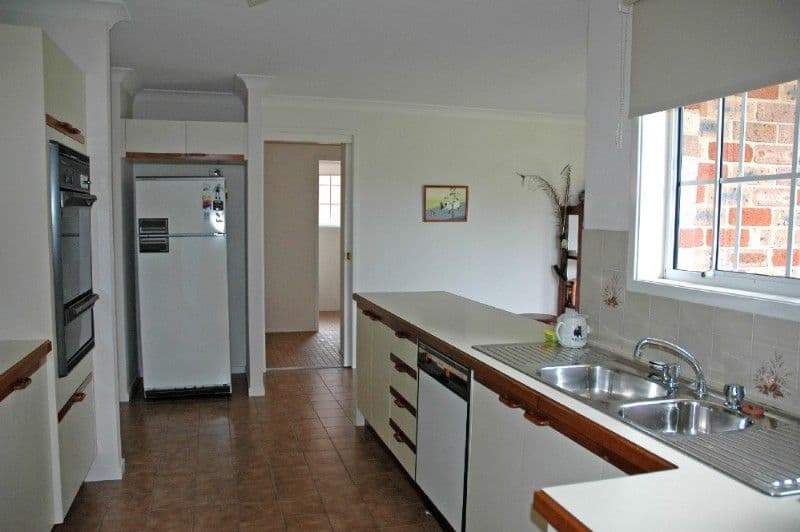 11 Lincoln Crescent, NORTH BATEMANS BAY NSW 2536, North Batemans Bay - Thumbnail 5
