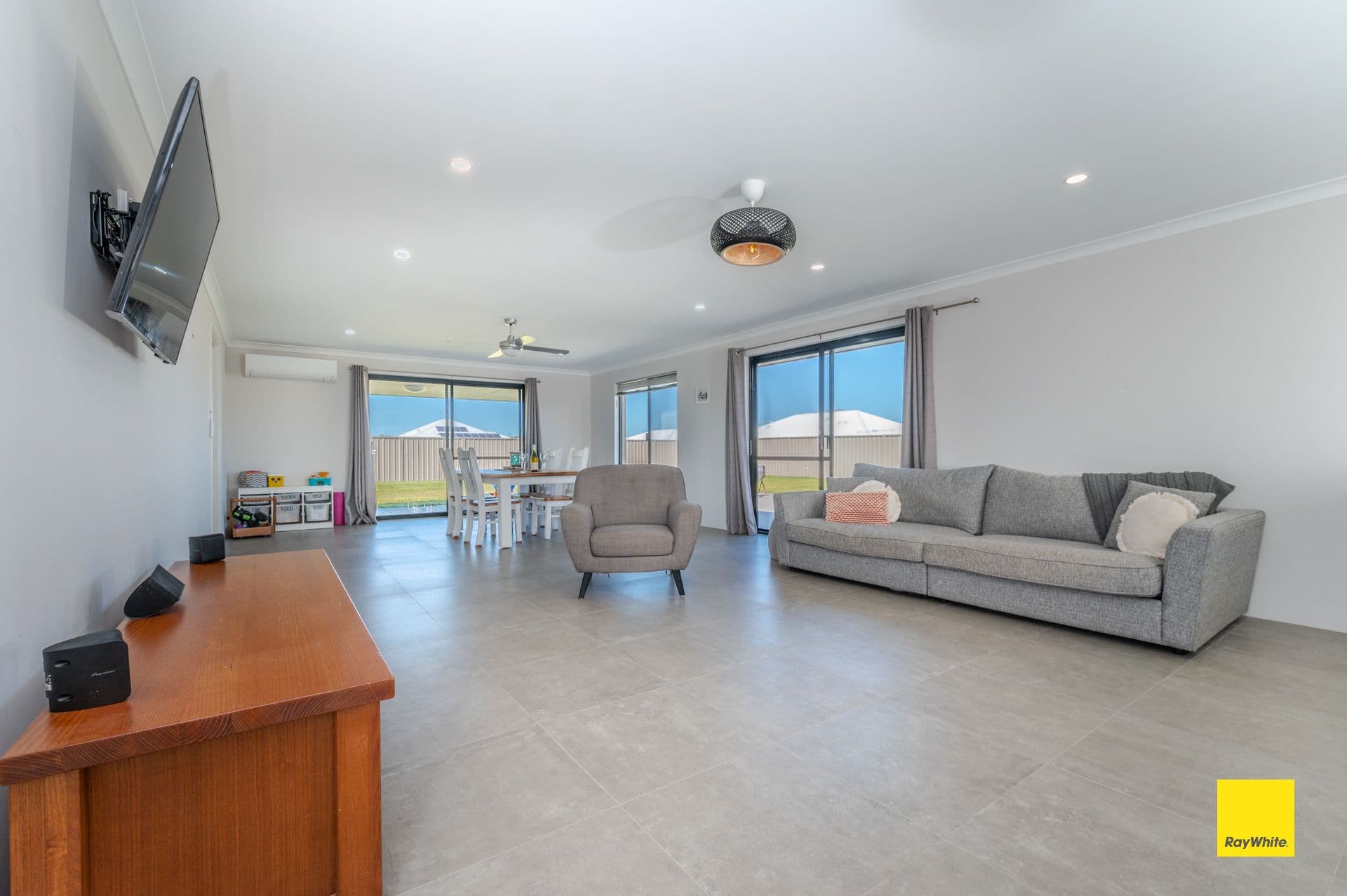 22 Hamelin Avenue, Lancelin WA 6044, Lancelin - Thumbnail 3