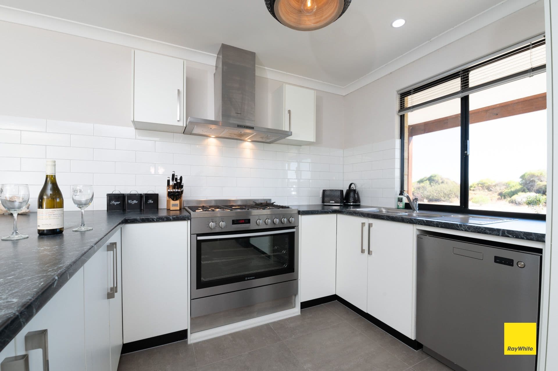 22 Hamelin Avenue, Lancelin WA 6044, Lancelin - Thumbnail 7