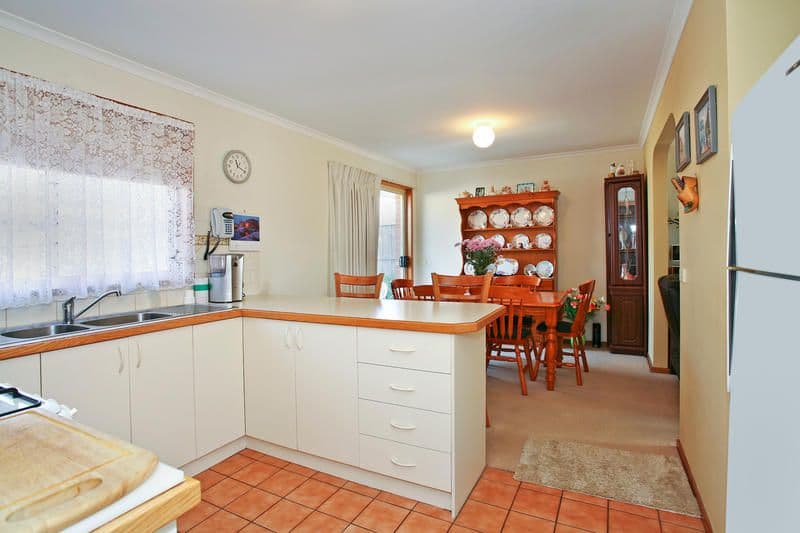 1 Oakview Court, HIGHTON VIC 3216, Highton - Thumbnail 3