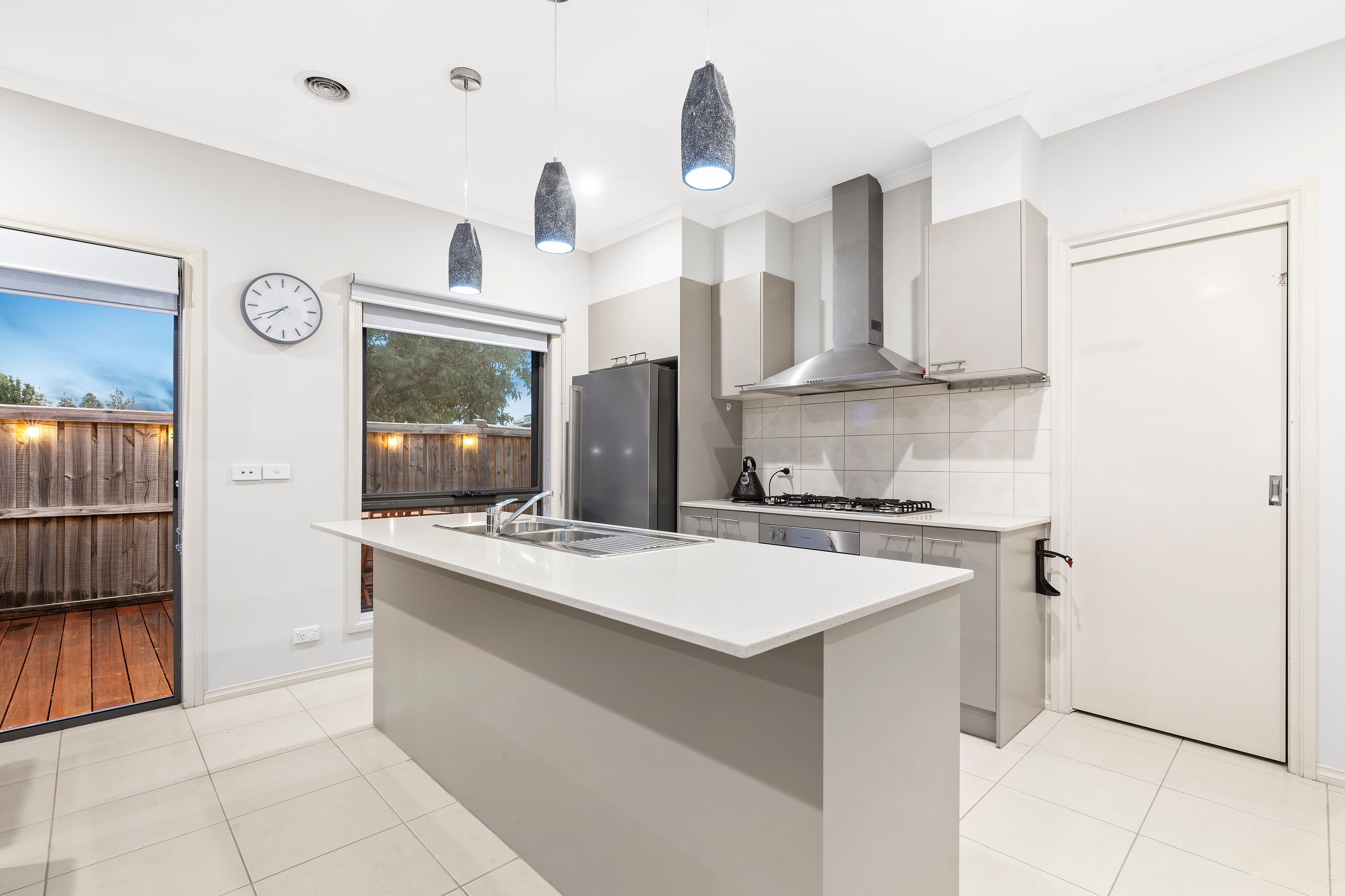8 Hemlock Way, Epping VIC 3076, Epping - Thumbnail 2