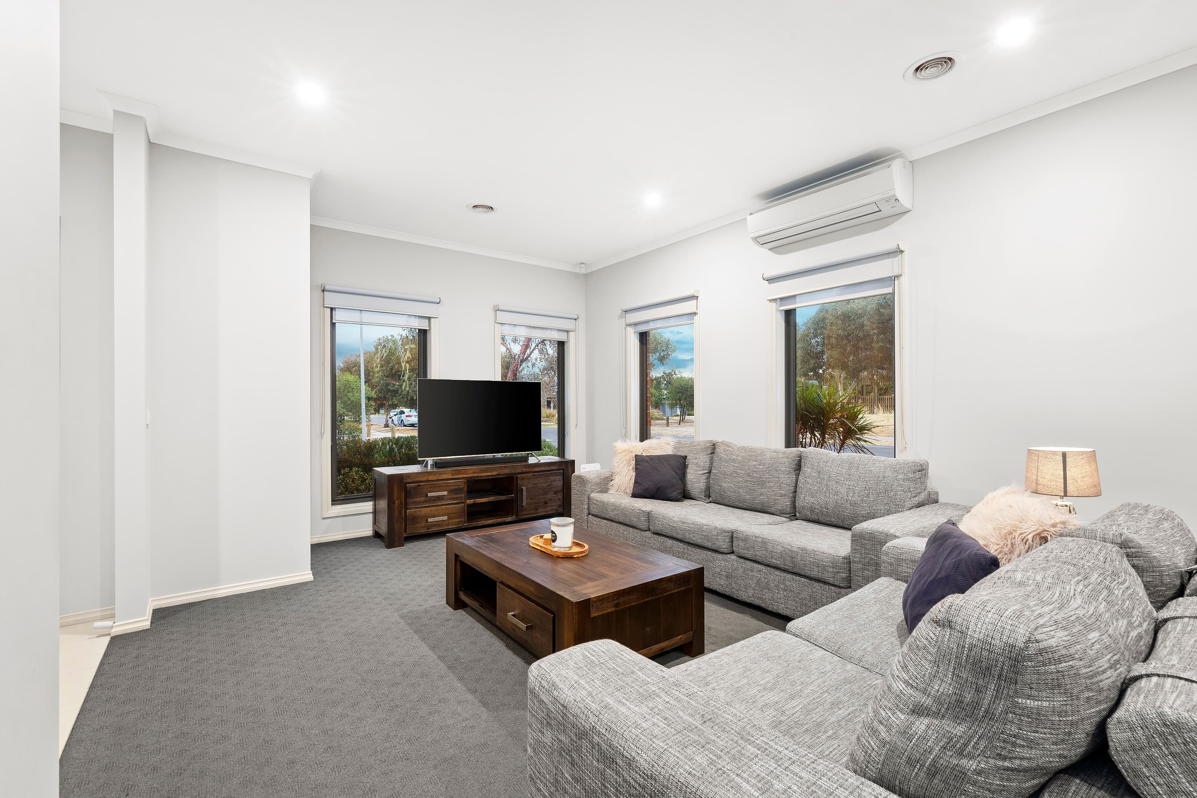 8 Hemlock Way, Epping VIC 3076, Epping - Thumbnail 3