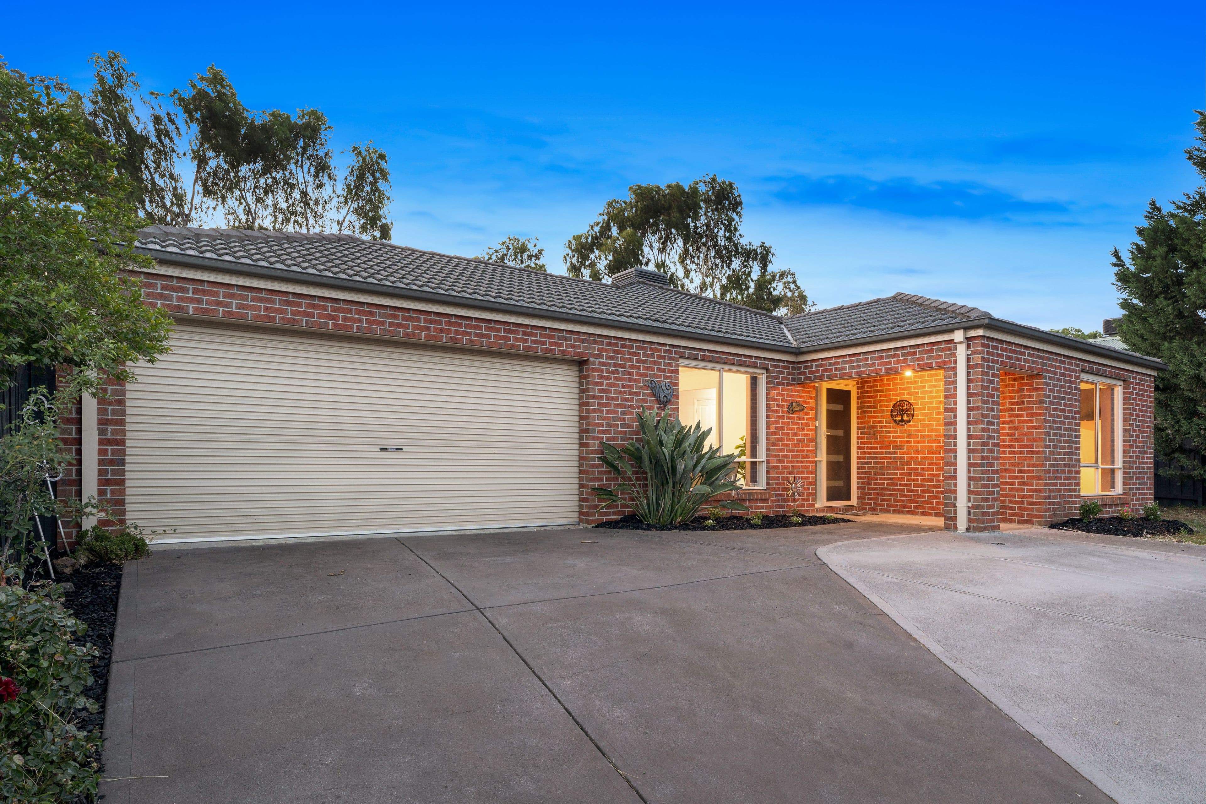10 Swansea Court, Craigieburn VIC 3064, Craigieburn - Image 1
