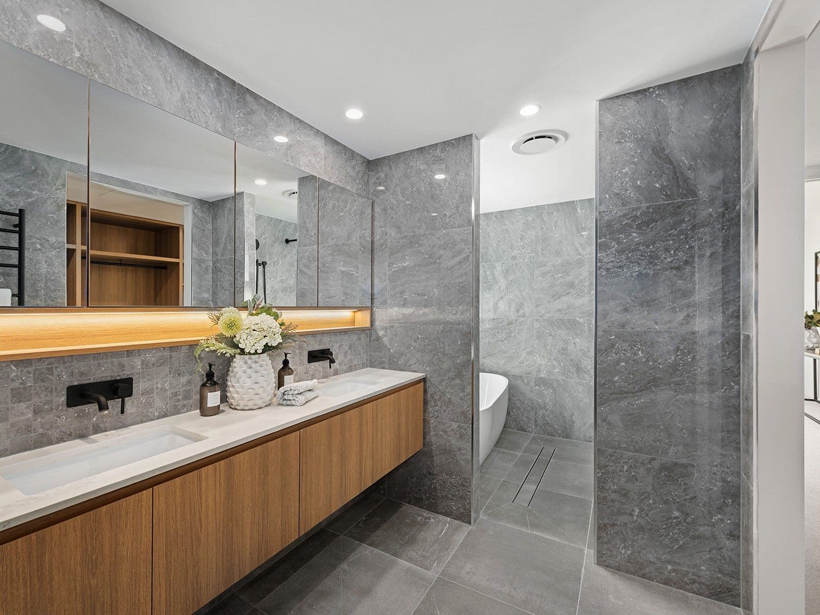 20 Victoria Parade, Clayfield QLD 4011, Clayfield - Thumbnail 8