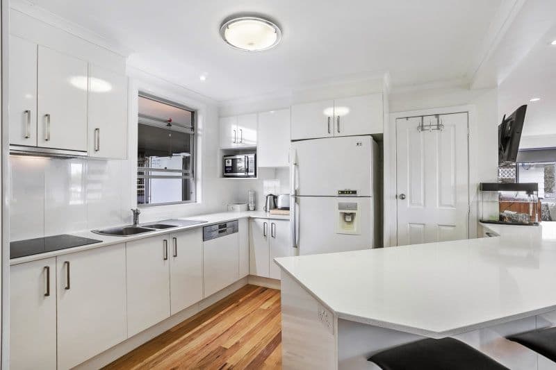 372 Cliveden Avenue, Corinda QLD 4075, Corinda - Thumbnail 3