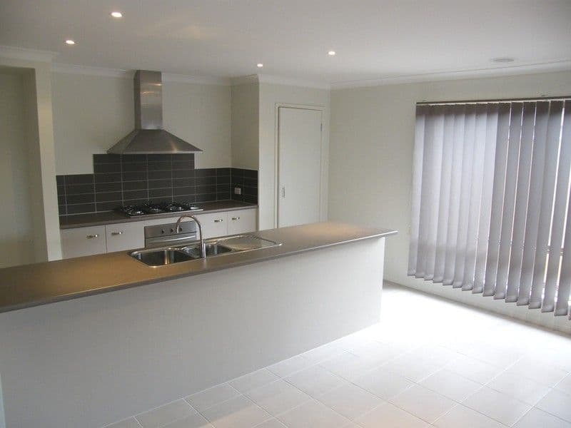 6 Benmar Place, LYNDHURST VIC 3975, Lyndhurst - Thumbnail 2
