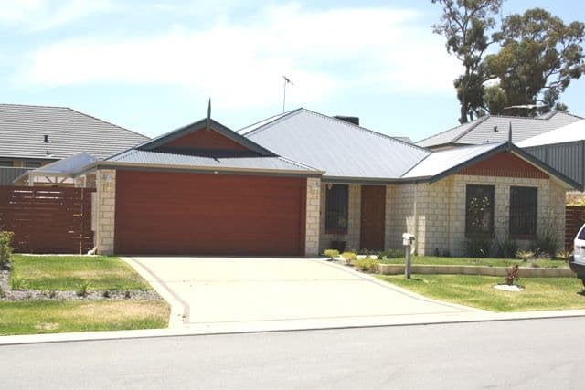 4 Glastonbury, LEDA WA 6170, Leda - Image 1