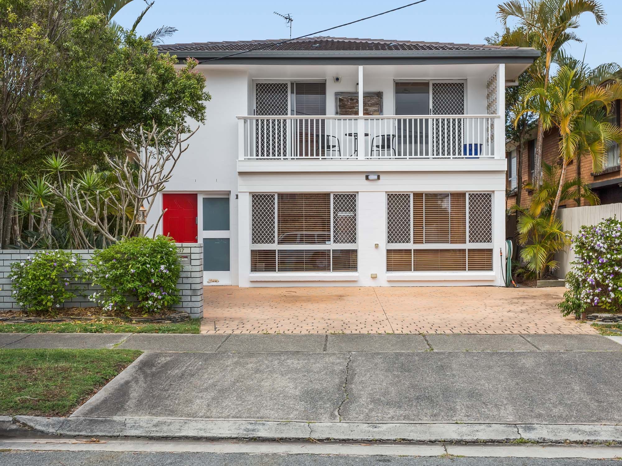 37 Seagull Avenue, Mermaid Beach QLD 4218, Mermaid Beach - Thumbnail 2