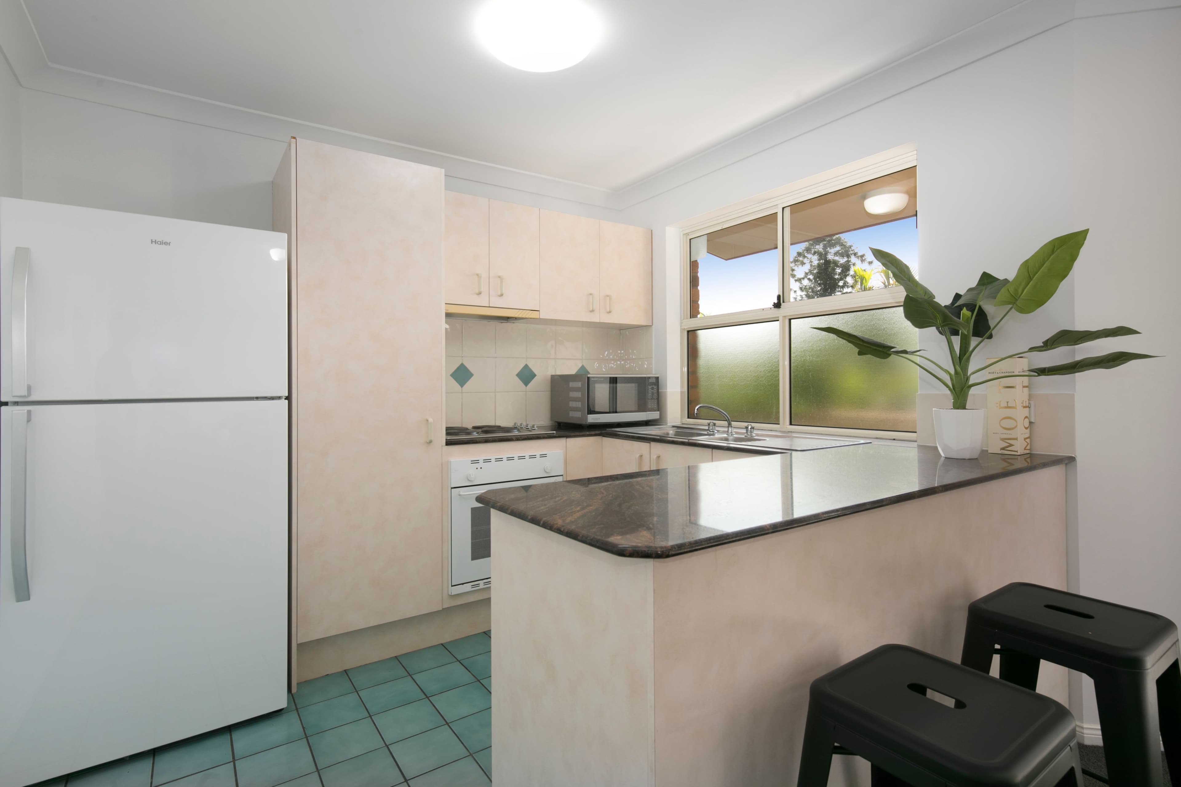 72 Hampstead Road, Highgate Hill QLD 4101, Highgate Hill - Thumbnail 4