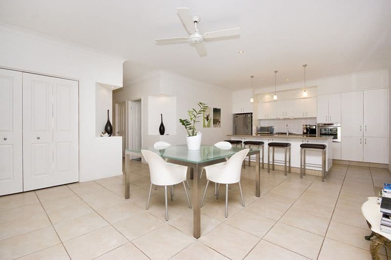 9 Helena  Street, BIGGERA WATERS QLD 4216, Biggera Waters - Thumbnail 2