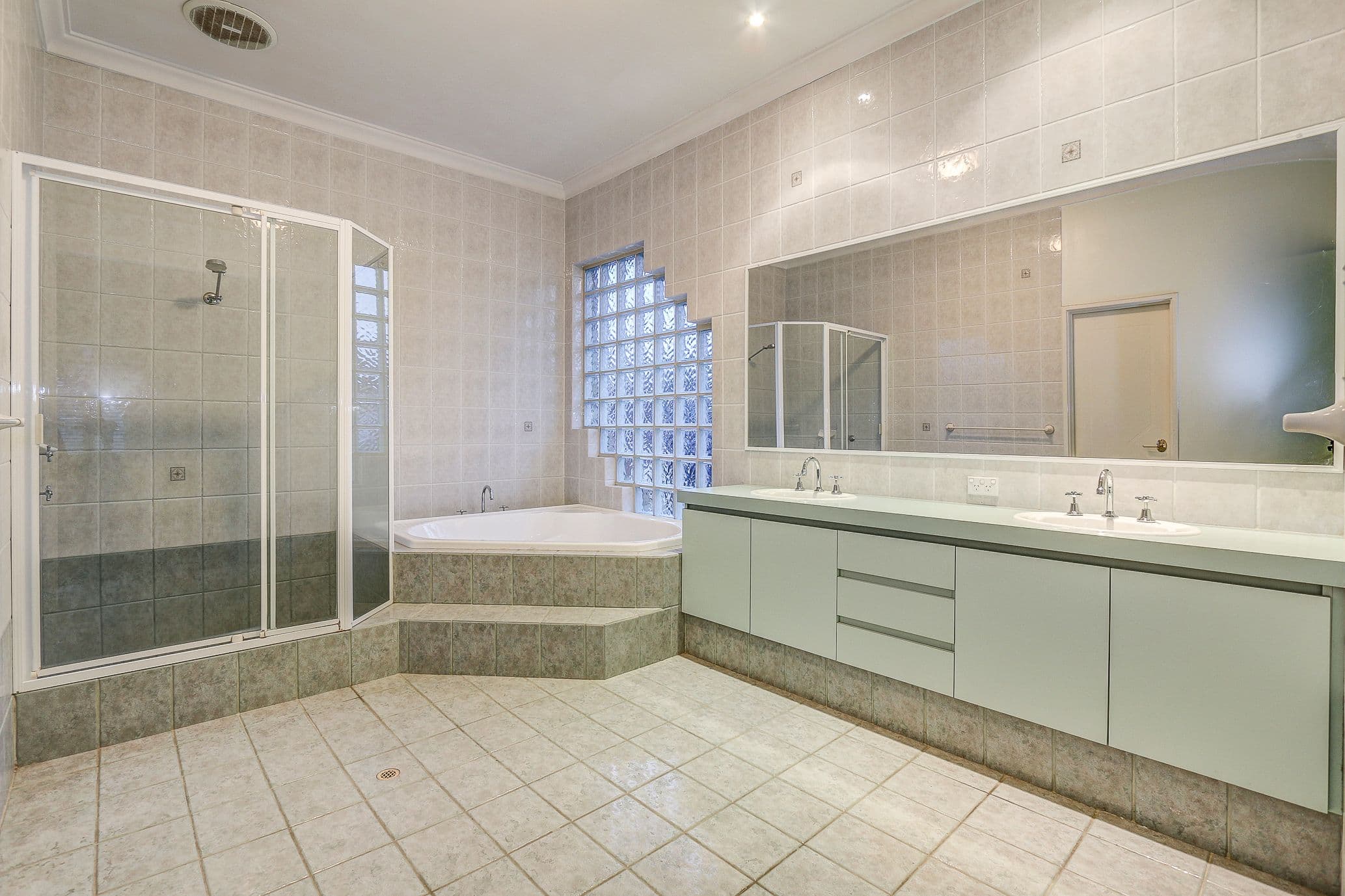 69 Lakeshore Close, Ballajura WA 6066, Ballajura - Thumbnail 8
