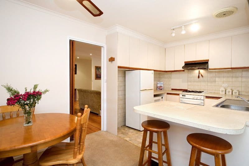 4 Ricky Court, BUNDOORA VIC 3083, Bundoora - Thumbnail 2