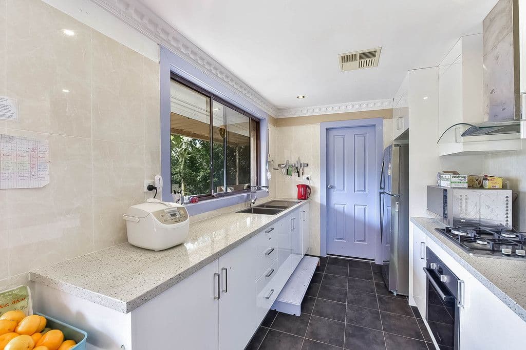 44 Gentian Avenue, Macquarie Fields - Thumbnail 2
