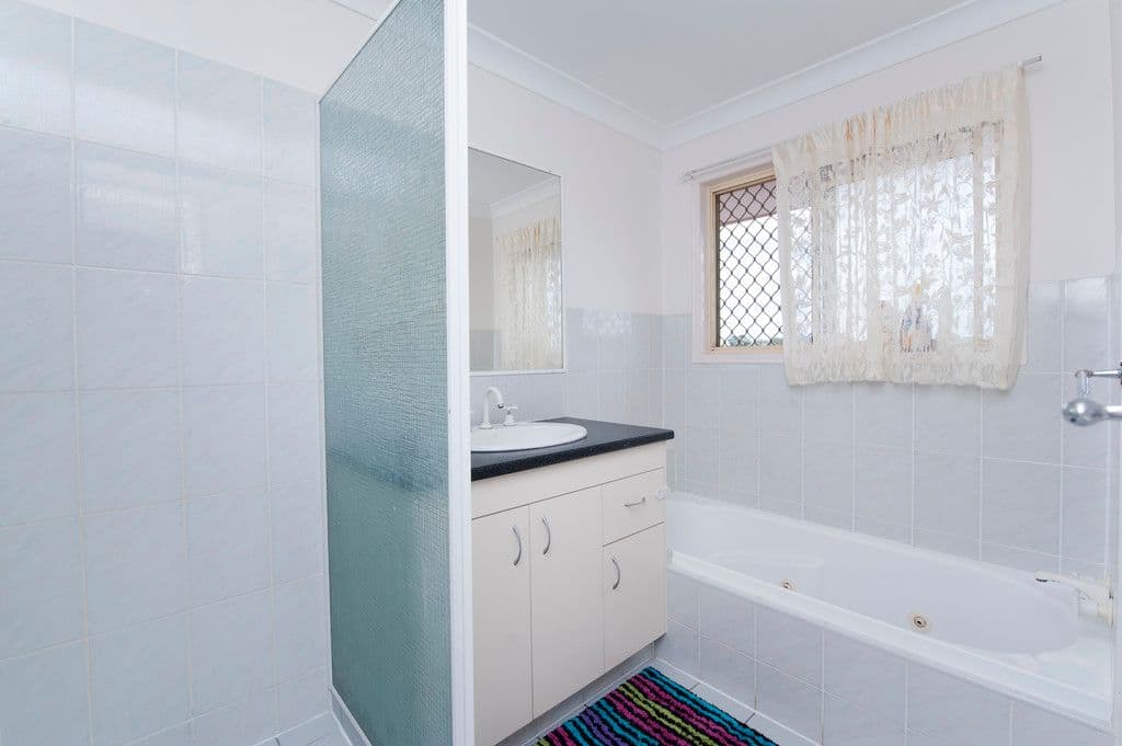13 Fernwyn Street, CALAMVALE QLD 4116, Calamvale - Thumbnail 8