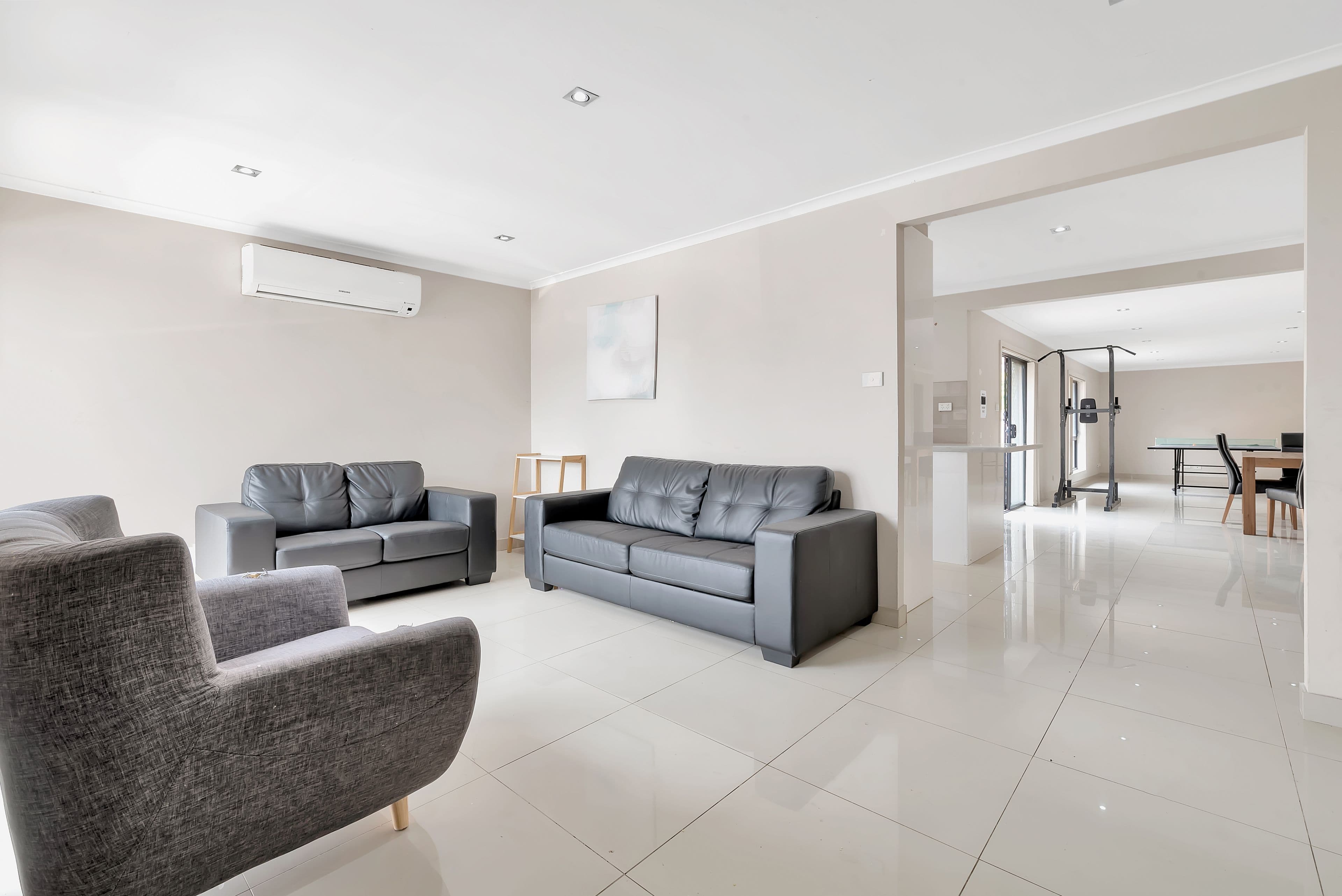 17 Glen Davis Avenue, Bossley Park - Thumbnail 2