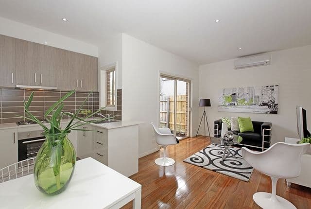 65 Whitelaw Street, RESERVOIR VIC 3073, Reservoir - Thumbnail 2