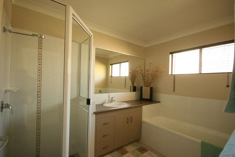 33 Brooksfield Drive, SARINA BEACH QLD 4737, Sarina Beach - Thumbnail 4