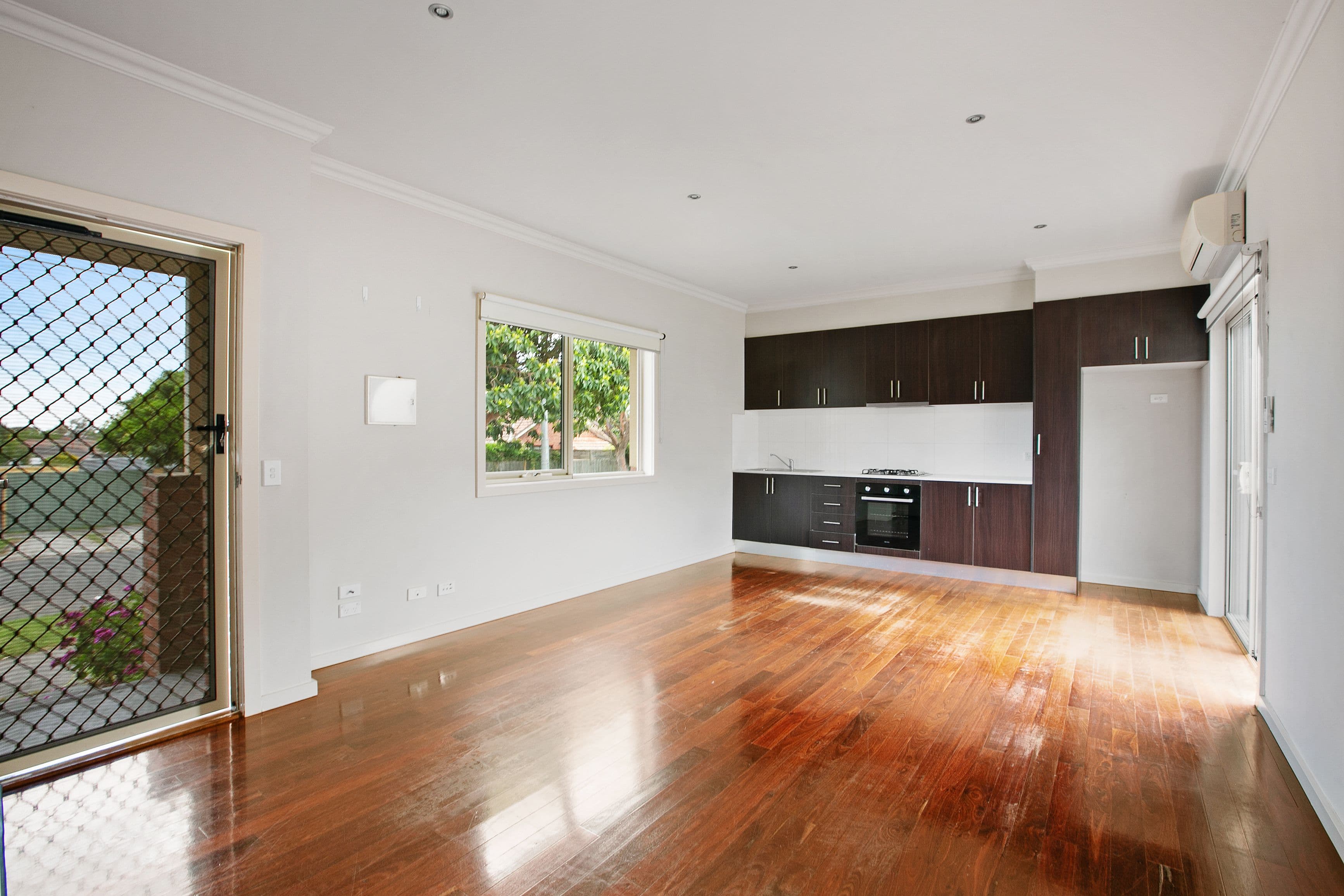 8 Reservoir Street, Reservoir VIC 3073, Reservoir - Thumbnail 3