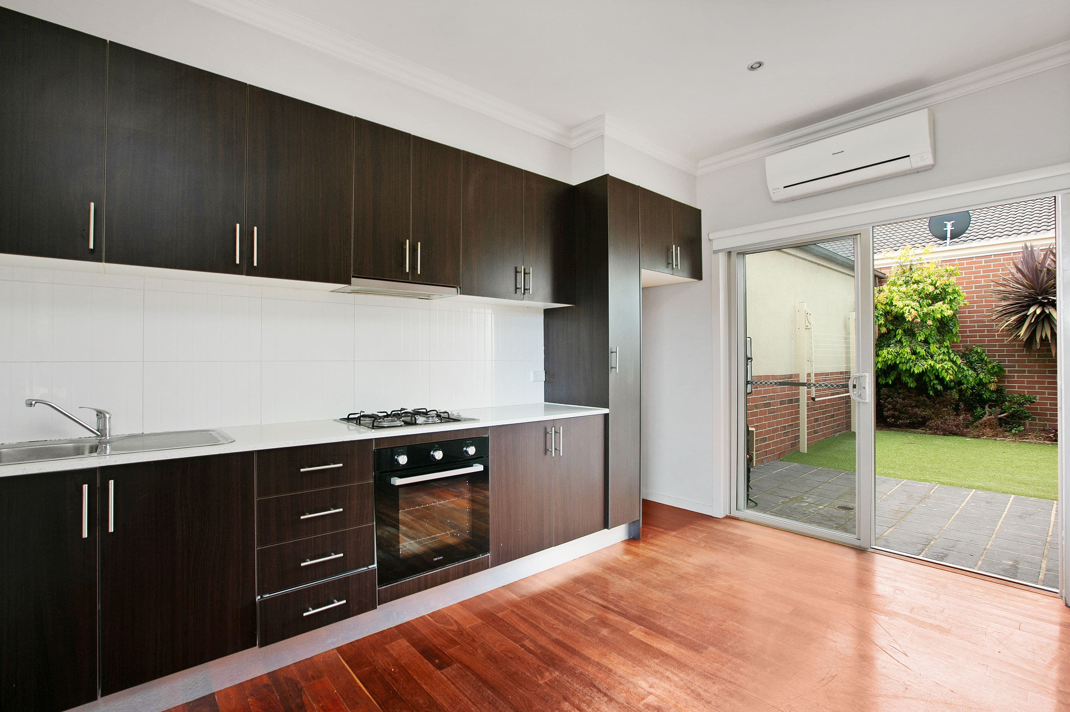 8 Reservoir Street, Reservoir VIC 3073, Reservoir - Thumbnail 4