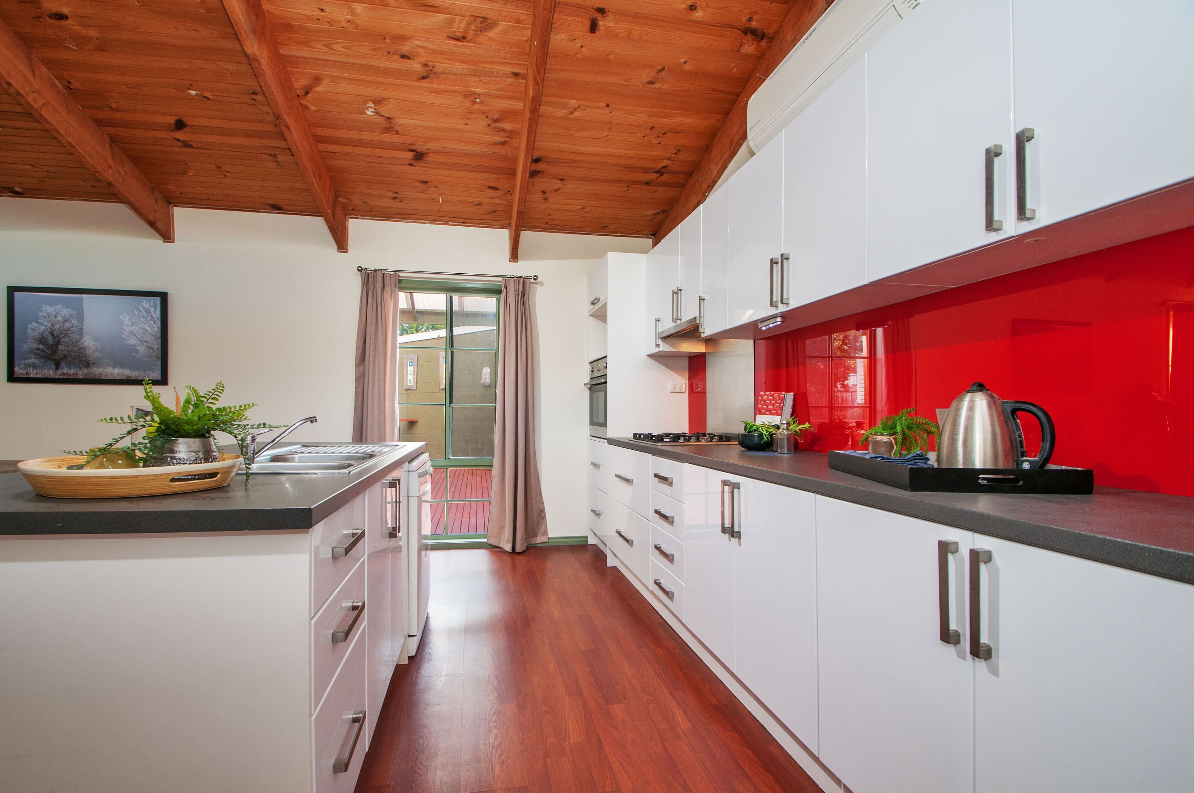 34 TARONGA Crescent, Croydon VIC 3136, Croydon - Thumbnail 2