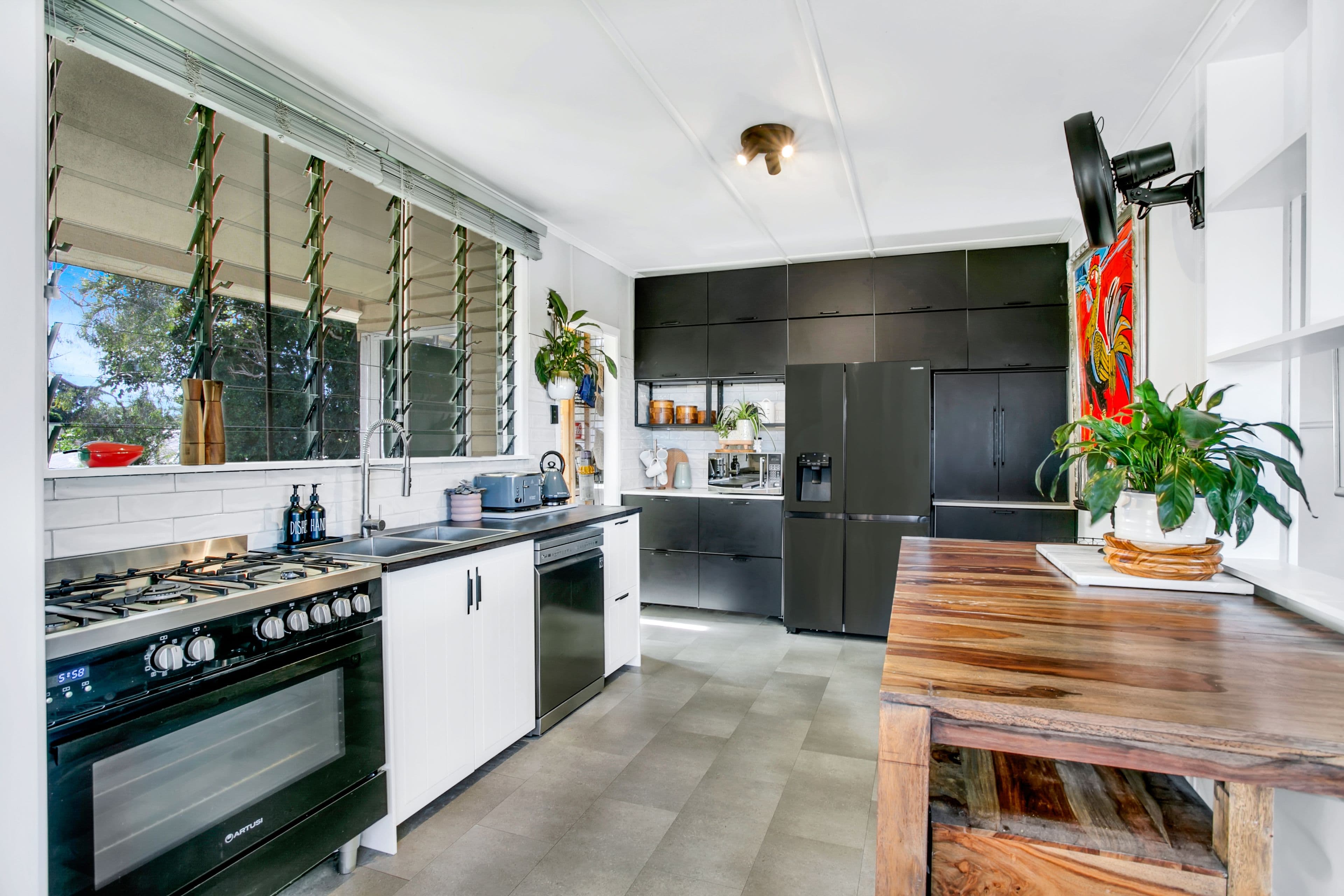 3 Barton Avenue, Southport QLD 4215, Southport - Image 1